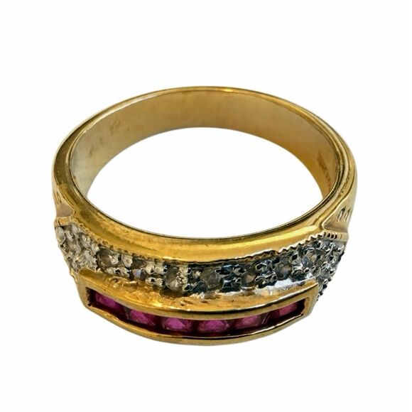 Statement Ring with pink Channel-Set Stones - Picture 10 of 11